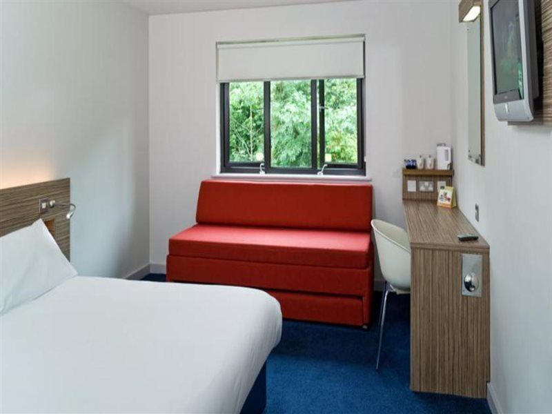 Travelodge Dublin Airport South Εξωτερικό φωτογραφία